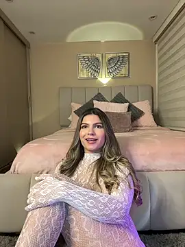 Snapshot of emilyvex chatting on June 21, 5:24 am emilyvex online show from June 21, 5:24 am