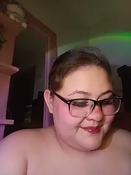 Snapshot of VeryGirlhot chatting on May 29, 6:41 am VeryGirlhot online show from May 29, 6:41 am