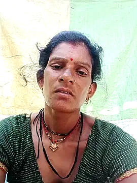 Snapshot of Cut_umang74 chatting on June 7, 1:44 am Cut umang74 online show from June 7, 1:44 am