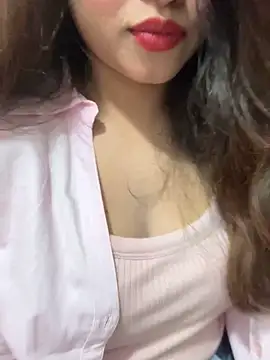 Snapshot of Yours_riya11 chatting on June 3, 4:13 am Yours riya11 online show from June 3, 4:13 am