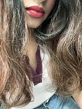 Snapshot of Yours_riya11 chatting on July 9, 6:29 pm Yours riya11 online show from July 9, 6:29 pm