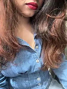 Snapshot of Yours_riya11 chatting on June 19, 6:58 pm Yours riya11 online show from June 19, 6:58 pm