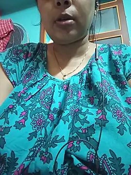 Snapshot of Curvy_Meera chatting on May 31, 4:13 pm Curvy Meera online show from May 31, 4:13 pm
