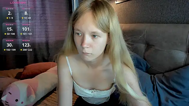Snapshot of Asya_Almost chatting on July 7, 6:58 am Asya Almost online show from July 7, 6:58 am