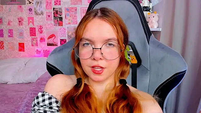Snapshot of Sirena_Rose chatting on July 26, 3:13 am Sirena Rose online show from July 26, 3:13 am