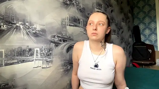 QueenHex online show from June 3, 7:42 am