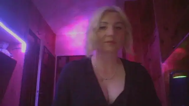 LunaaKiss online show from June 6, 10:59 pm