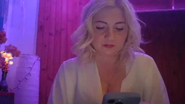 LunaaKiss online show from June 1, 10:09 pm