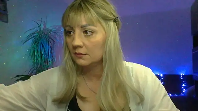 LunaaKiss online show from June 11, 7:55 pm