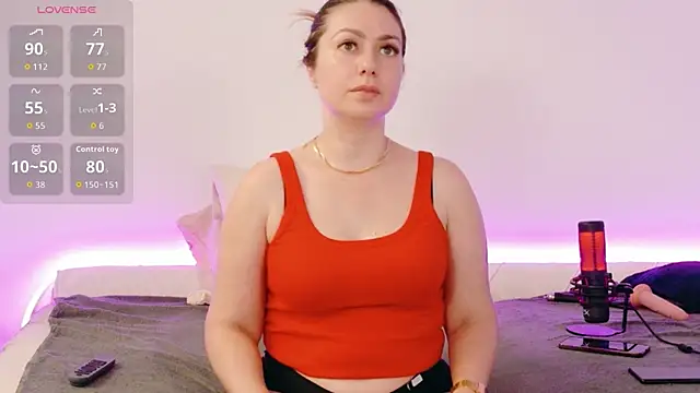 LindaWhite  online show from June 11, 4:37 pm