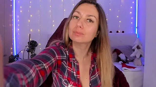 LindaWhite  online show from December 5, 4:27 pm