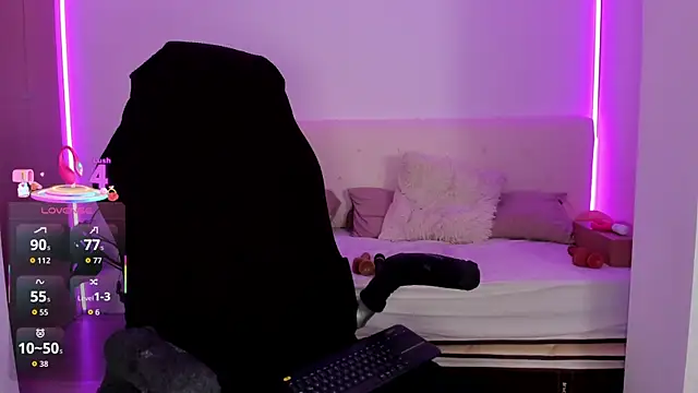 LindaWhite  online show from October 29, 11:03 pm