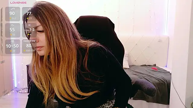 LindaWhite  online show from March 26, 5:22 pm