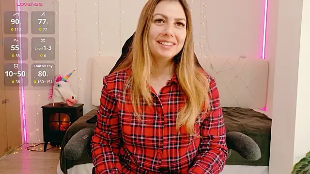 LindaWhite  online show from March 15, 10:55 am