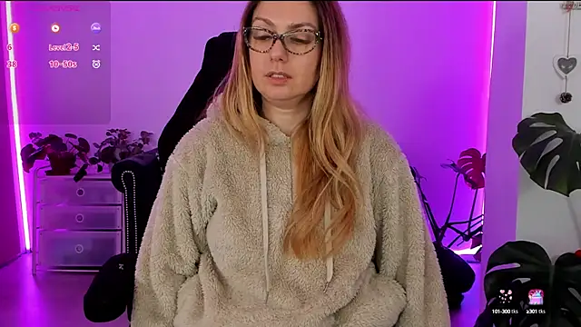 LindaWhite  online show from March 7, 9:48 pm