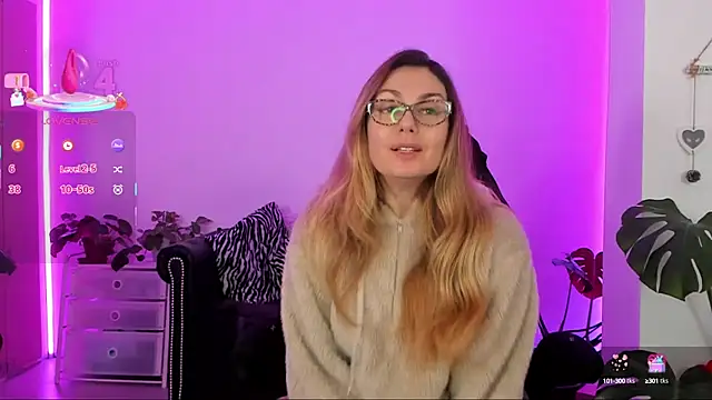 LindaWhite  online show from March 15, 9:49 pm