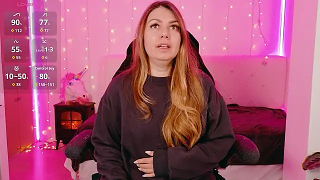 LindaWhite  online show from March 13, 10:04 pm