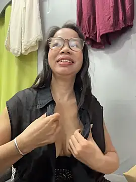Snapshot of honghong_mother chatting on June 15, 3:07 am honghong mother online show from June 15, 3:07 am