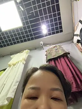 Snapshot of honghong_mother chatting on June 26, 12:27 am honghong mother online show from June 26, 12:27 am