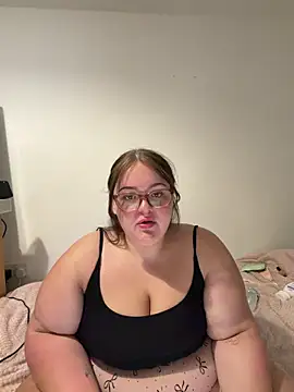 Snapshot of LillyMaexx chatting on June 21, 10:04 pm LillyMaexx online show from June 21, 10:04 pm