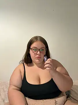 Snapshot of LillyMaexx chatting on July 12, 9:37 pm LillyMaexx online show from July 12, 9:37 pm
