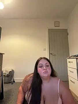 Snapshot of LillyMaexx chatting on June 10, 9:05 pm LillyMaexx online show from June 10, 9:05 pm