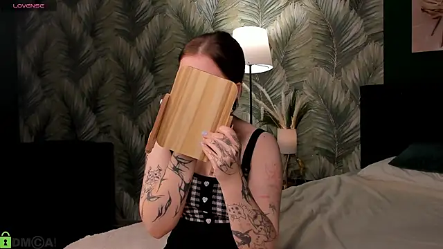 Snapshot of Kylie-Voss chatting on July 17, 3:04 am Kylie-Voss online show from July 17, 3:04 am
