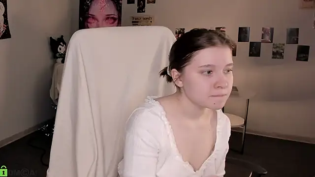 Snapshot of Kylie-Voss chatting on June 4, 4:06 am Kylie-Voss online show from June 4, 4:06 am