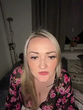 Snapshot of Alex-Blond chatting on June 12, 8:39 pm Alex-Blond online show from June 12, 8:39 pm