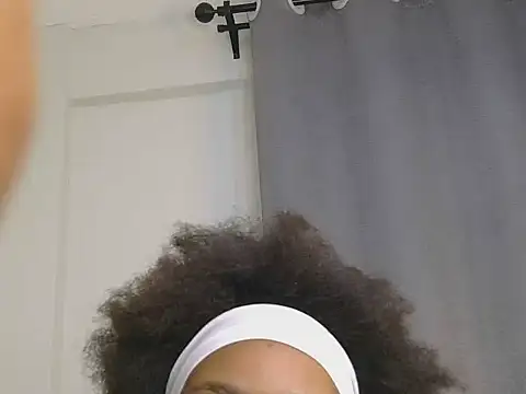 Snapshot of brownsugar_booty chatting on June 22, 12:13 pm brownsugar booty online show from June 22, 12:13 pm