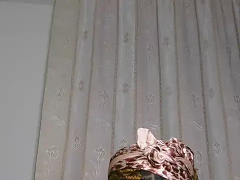 Snapshot of brownsugar_booty chatting on July 1, 11:49 pm brownsugar booty online show from July 1, 11:49 pm