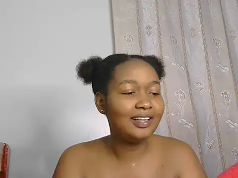Snapshot of brownsugar_booty chatting on June 20, 12:04 am brownsugar booty online show from June 20, 12:04 am