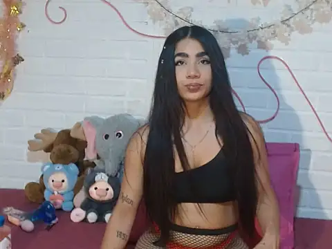 Snapshot of IreneSaez333 chatting on June 25, 5:07 pm IreneSaez333 online show from June 25, 5:07 pm