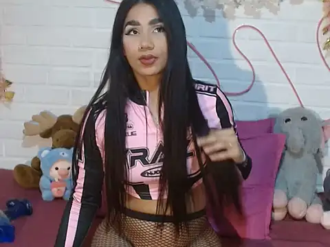 Snapshot of IreneSaez333 chatting on June 27, 11:33 pm IreneSaez333 online show from June 27, 11:33 pm