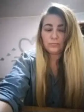 Snapshot of AngelWhite008 chatting on June 25, 9:42 pm AngelWhite008 online show from June 25, 9:42 pm