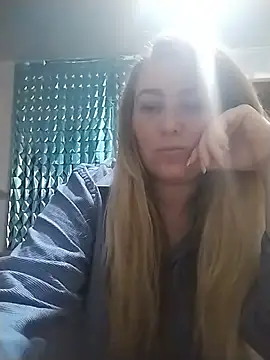 Snapshot of AngelWhite008 chatting on July 19, 9:22 pm AngelWhite008 online show from July 19, 9:22 pm