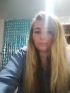 Snapshot of AngelWhite008 chatting on July 25, 9:32 pm AngelWhite008 online show from July 25, 9:32 pm