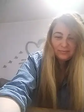 Snapshot of AngelWhite008 chatting on June 16, 8:31 pm AngelWhite008 online show from June 16, 8:31 pm