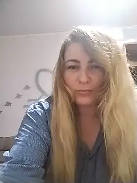 Snapshot of AngelWhite008 chatting on July 1, 9:48 pm AngelWhite008 online show from July 1, 9:48 pm
