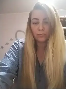 Snapshot of AngelWhite008 chatting on June 28, 9:54 pm AngelWhite008 online show from June 28, 9:54 pm