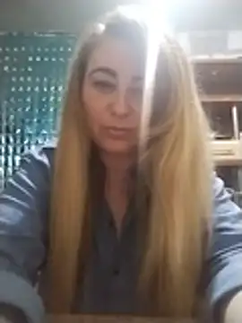 Snapshot of AngelWhite008 chatting on July 5, 9:21 pm AngelWhite008 online show from July 5, 9:21 pm