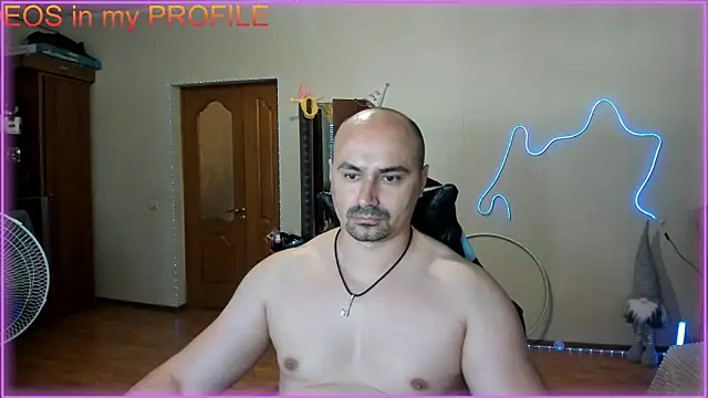 Snapshot of -SexyDaddy- chatting on June 5, 6:52 am -SexyDaddy- online show from June 5, 6:52 am