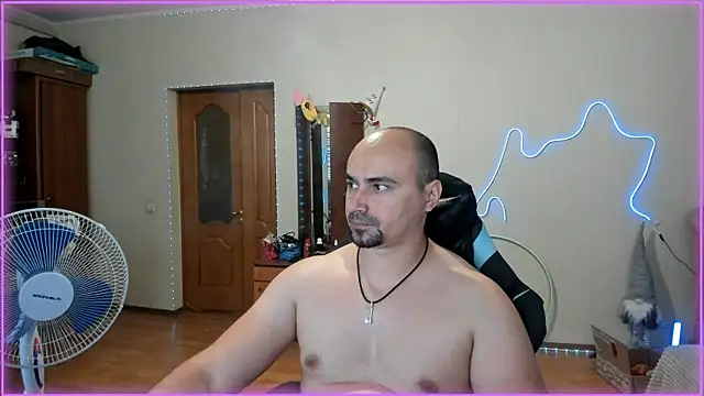 Snapshot of -SexyDaddy- chatting on June 20, 8:30 am -SexyDaddy- online show from June 20, 8:30 am