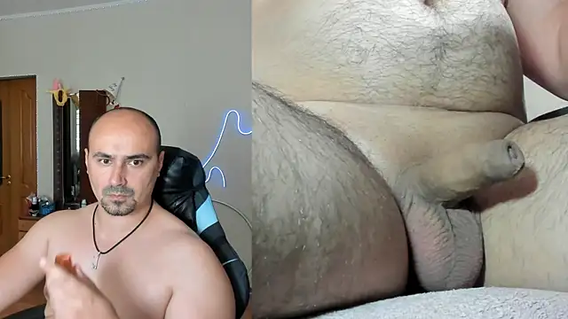 Snapshot of -SexyDaddy- chatting on June 9, 10:16 am -SexyDaddy- online show from June 9, 10:16 am