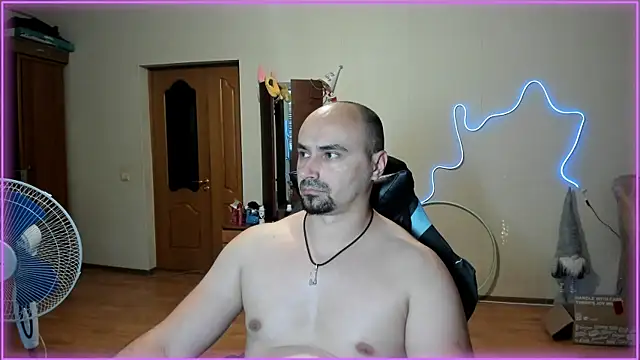 Snapshot of -SexyDaddy- chatting on June 30, 4:40 pm -SexyDaddy- online show from June 30, 4:40 pm