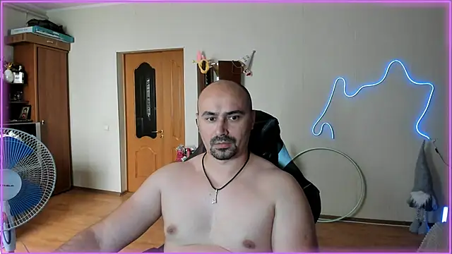Snapshot of -SexyDaddy- chatting on June 14, 12:39 pm -SexyDaddy- online show from June 14, 12:39 pm