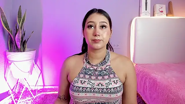 Allison Peach online show from June 3, 8:35 pm
