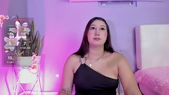 Allison Peach online show from July 1, 8:20 pm