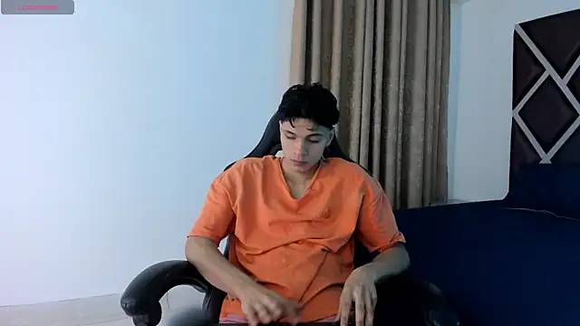 Snapshot of Ithan_Hott chatting on July 4, 3:46 am Ithan Hott online show from July 4, 3:46 am