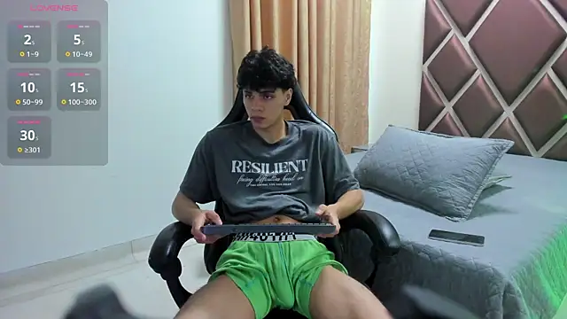 Snapshot of Ithan_Hott chatting on July 18, 3:48 am Ithan Hott online show from July 18, 3:48 am
